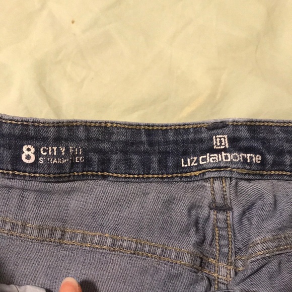 Liz Claiborne City Fit Straight Leg Jeans Sz 8 - Picture 2 of 5